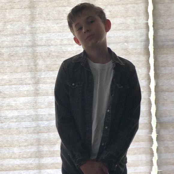 Meet your Posher, Sky - Picture 1 of 1